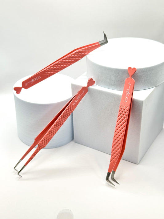 Love Struck Silver Tipped Volume Tweezers